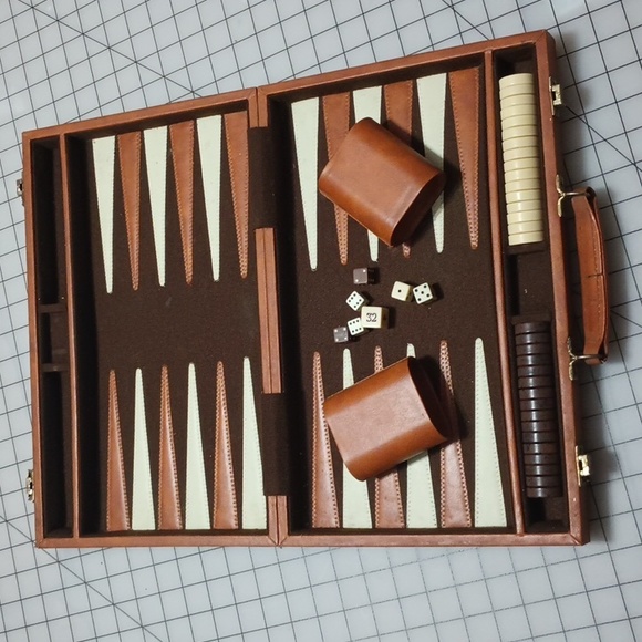 VTG Backgammon Travel Suitcase